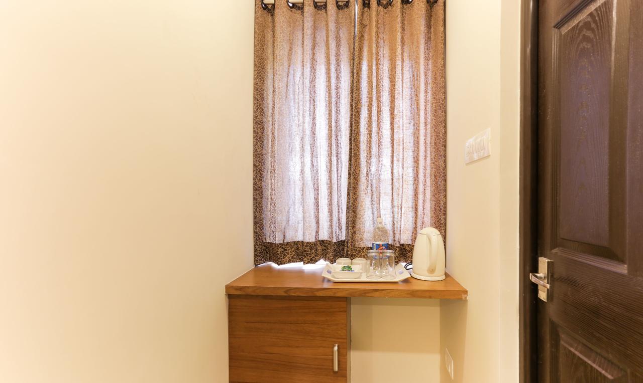 Treebo Trend Cmks Gulmohar Suites Kochi 外观 照片
